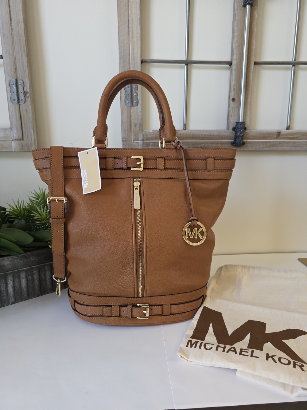 Michael Kors Kingsbury Large Leather Tote Bucket Bag Crossbody- New With Tags - Picture 15 of 16